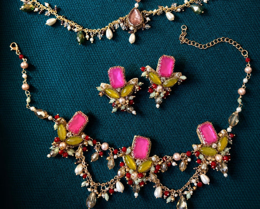 Roselle Dewdrop Necklace