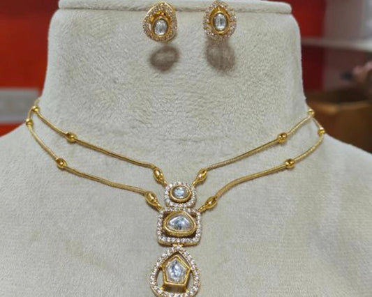 Elara Kundan Pendant Set