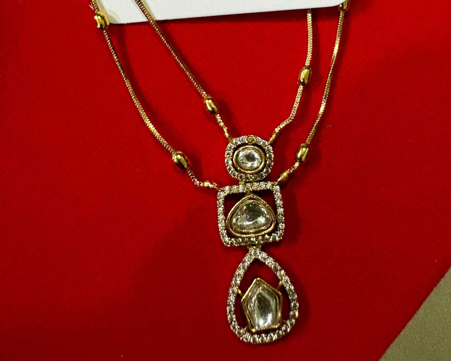 Elara Kundan Pendant Set