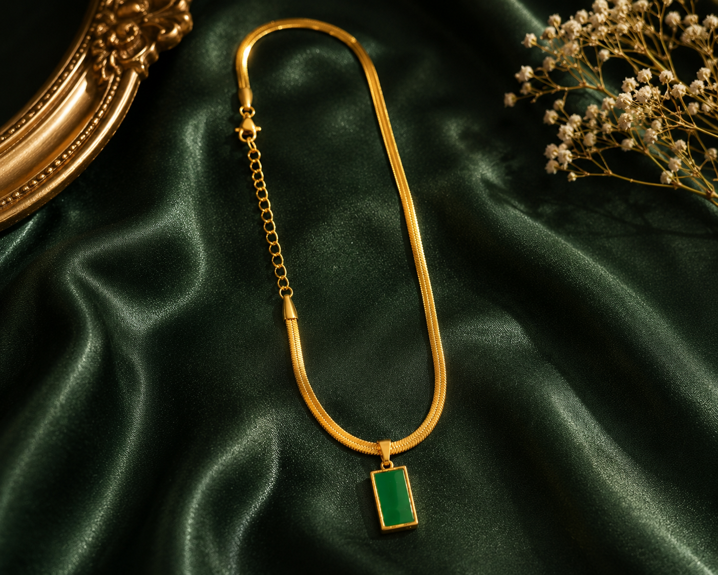 Emerald Aura Pendant Necklace